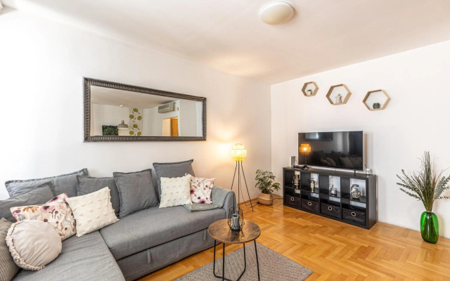 Gozsdu Court Premier Apartment