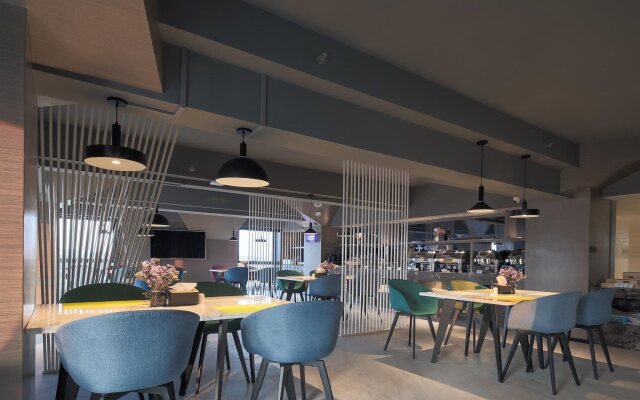 Ibis Nanjing South Railway Station North Square Hotel