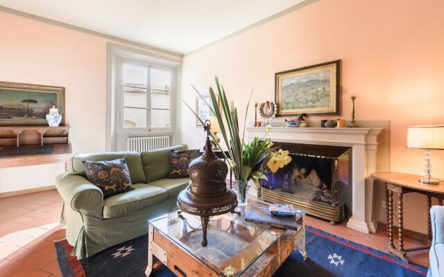 Ponte Vecchio 3 bedrooms by Mmega