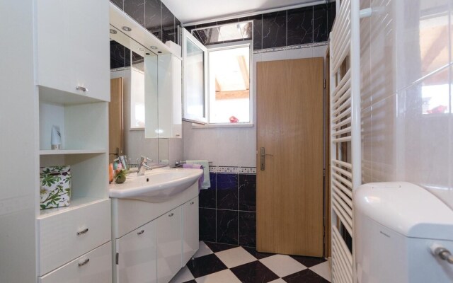 Awesome Home in Dubravka With Wifi and 5 Bedrooms