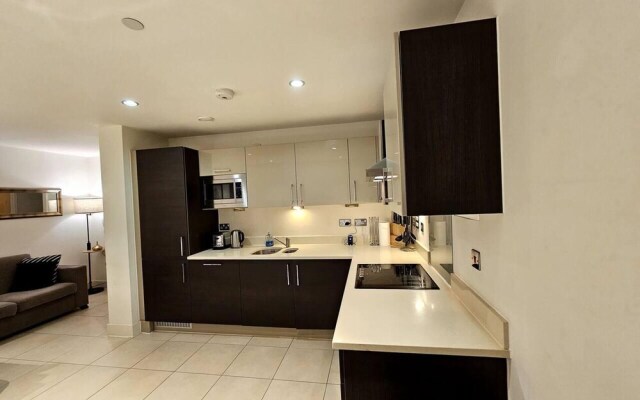 Canary Wharf Skyline Retreat