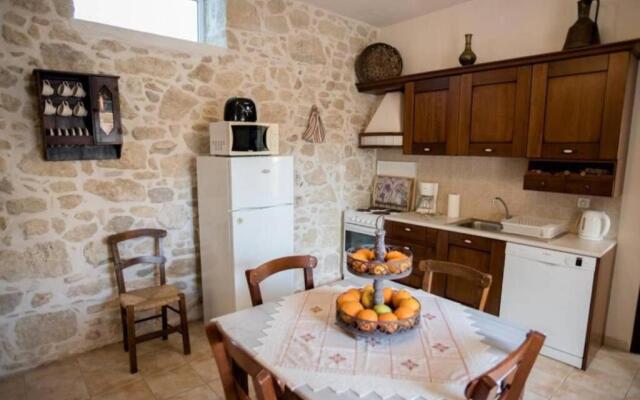 Traditional House 1 with Pool