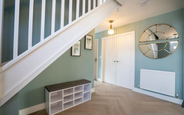 6 Bedroom New Build Detached House in Bicester