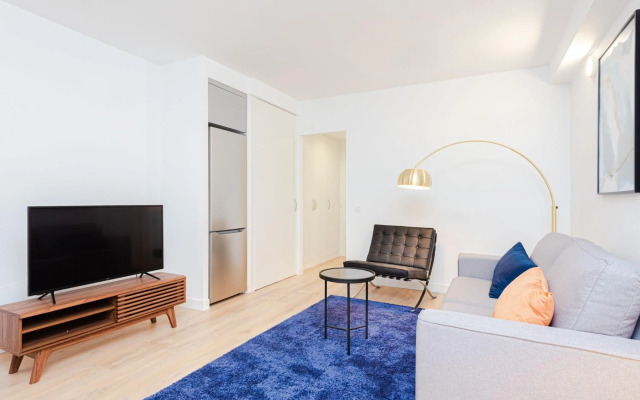 Premium Accomodation in La Rosaleda - Madrid