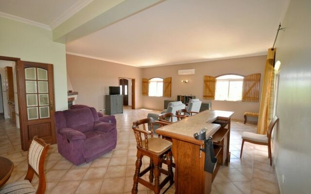 Large Country Villa With Private Pool, Vilamoura