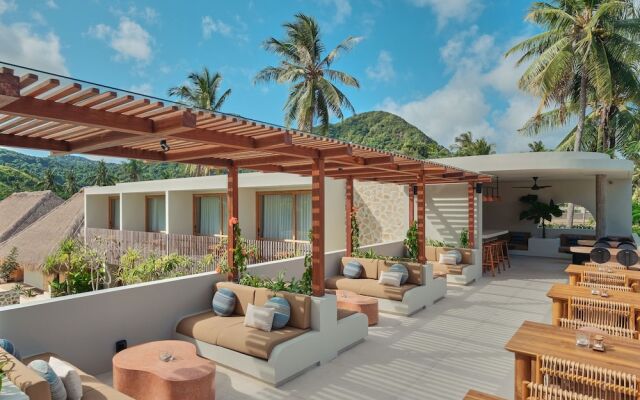 Boni Beach Hotel & Restaurant