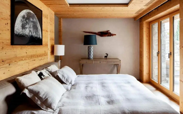 Regent Retreat by MC