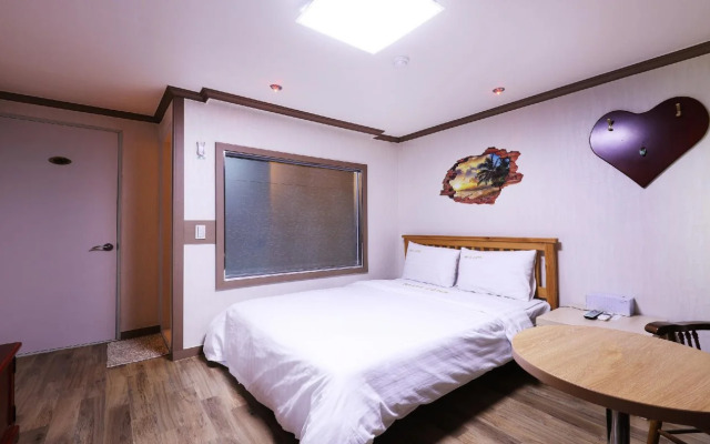 Geumgang Beach Motel