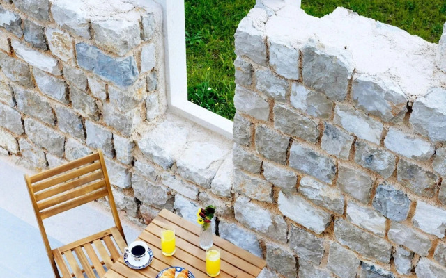 Villa in Zupa With Infinity Pool & Biokovo Views