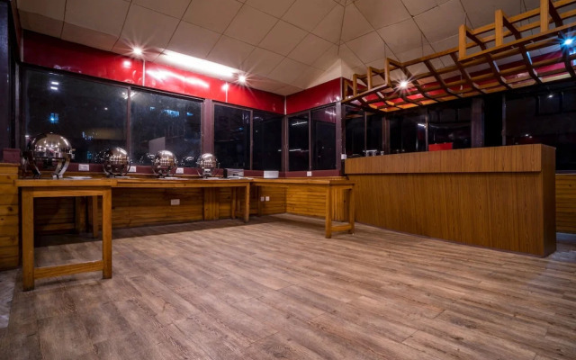 Magpie Mall Road Residency