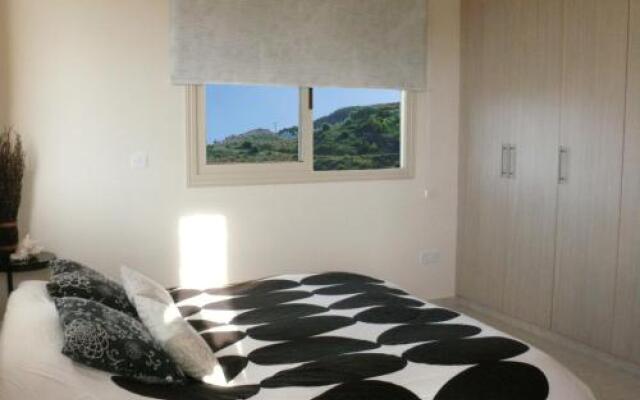 Happy Trails Pomos Panoramic Villa