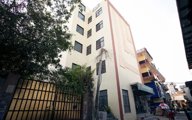 OYO 43691 Hotel Rbs Inn