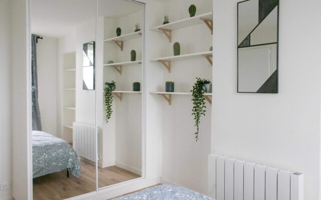 Renovated Apartment on the Outskirts of Paris