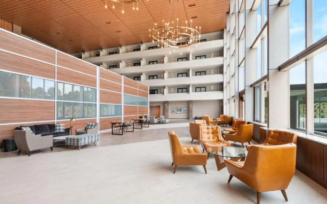 Radisson Hotel & Suites