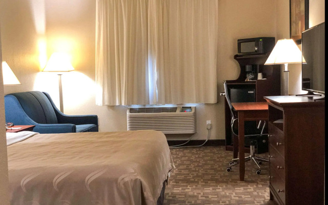 Quality Inn I-70 at Wanamaker