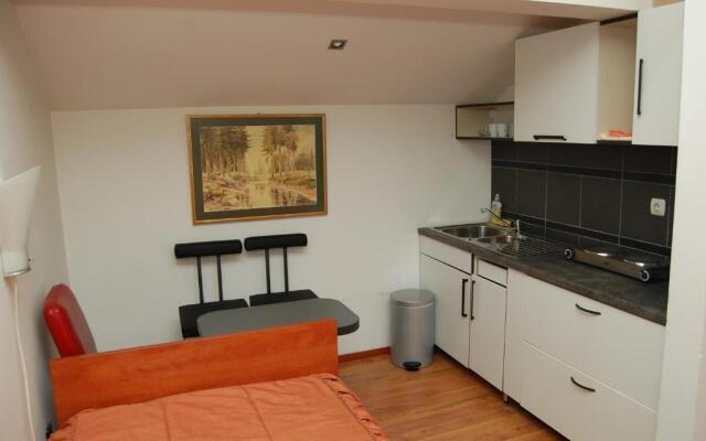 Apartments Iva Shop