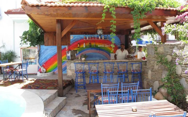 Dalyando Hotel