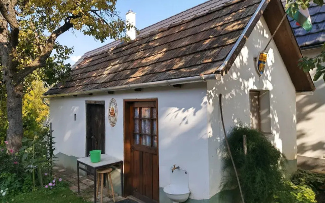 Room in Farmhouse - Rustic Charm - two Bedroom Suite 8601