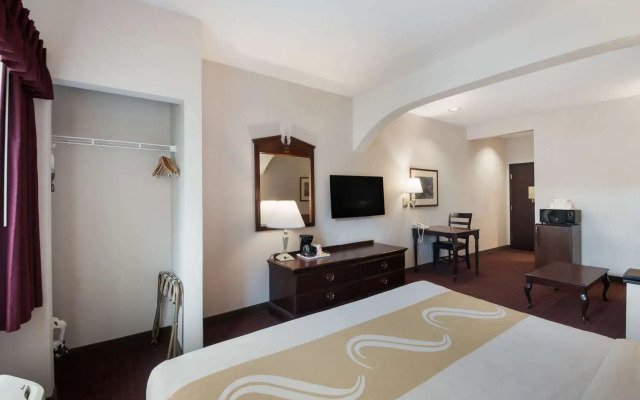 Quality Inn Grand Suites Bellingham