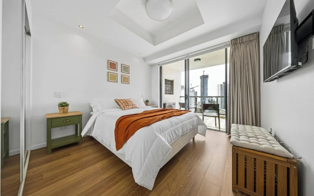 Skyline & Ocean View Retreat - GC 1303 – Guest Rooms – Gold Coast