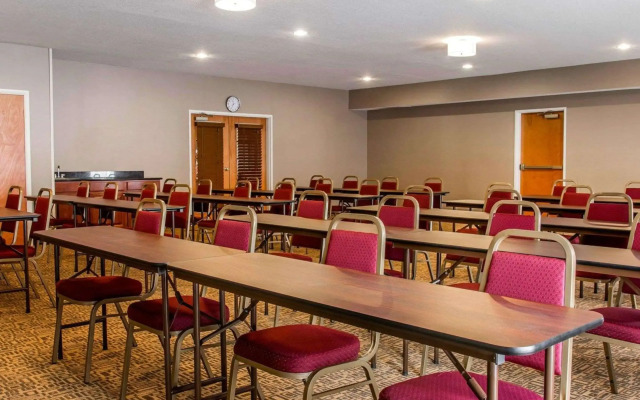 Comfort Suites Benton Harbor - St. Joseph