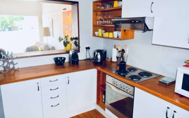 Two Bedroom Apartment in Oranjezicht