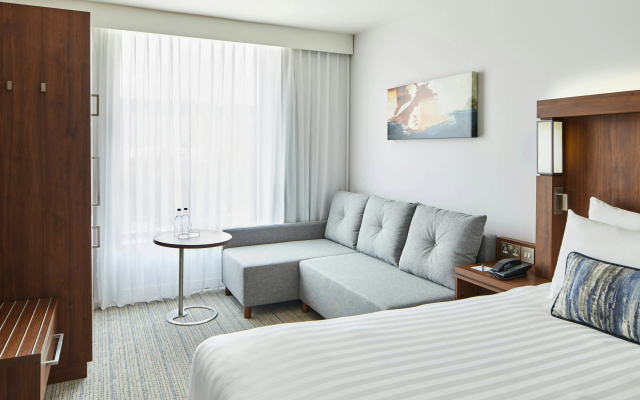 Courtyard by Marriott Luton Airport - Image 6