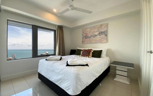 "Padstow" Top Location & Views At Penthousepads