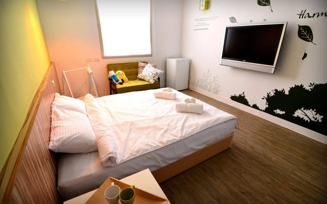 leaf hostel