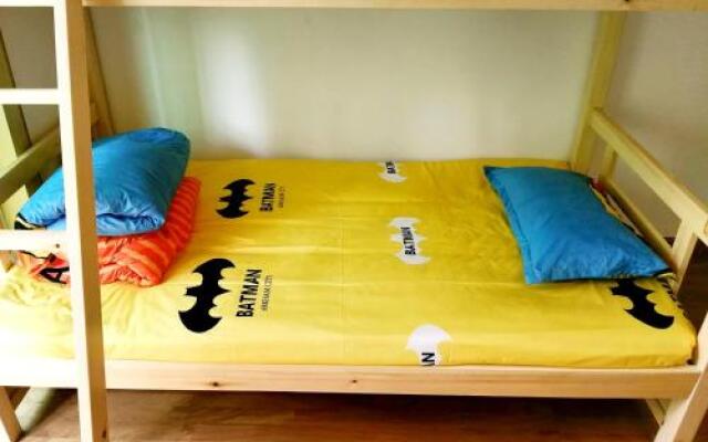 Youth Hostel of On The Way