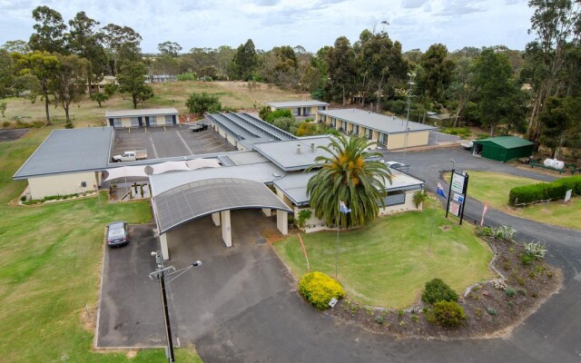 William Macintosh Motor Lodge