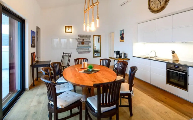 Viva-by the Sea-panorama Penthouse Seget Vranjica