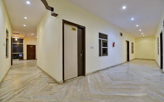 OYO 9929 Hotel Dhruv