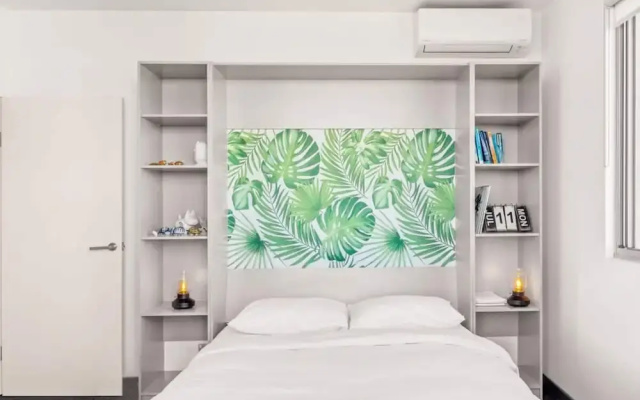 Spacious 2-bed With Two Balconies With City Views