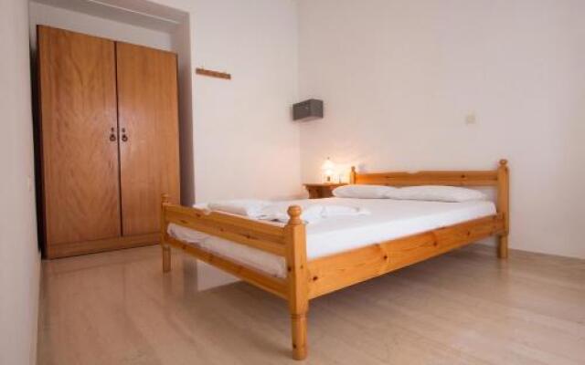 Elena Rooms & Apartments