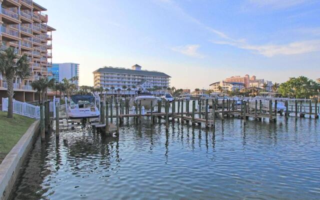 806 Harborview Grande
