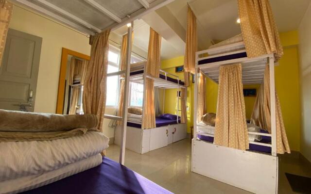 Tag Along Backpackers