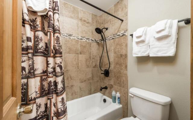 4 Seasons Inn on Fall River