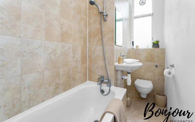 Central Cozy 2BR-1BA near Princes Street