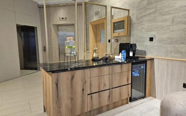 Al Faris Suite 2