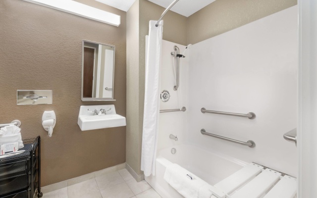 Microtel Inn & Suites by Wyndham Williston