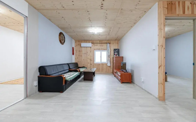 Goseong Jjun Camping Pension