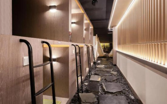 Chongqing White-collars East Hotspring Hotel