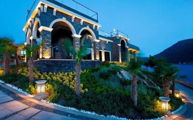 Angels Peninsula Hotel