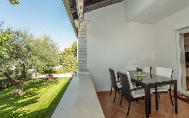 Apartments Lavizatic