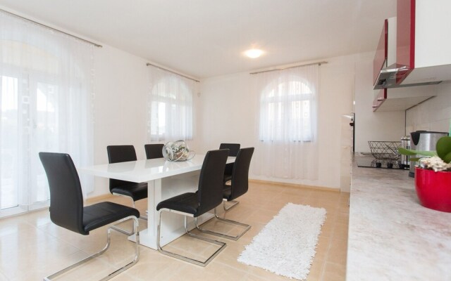 Apartments Tea & Nika