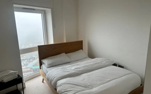 Birmingham - Cozy 2 Bed Apartment - Sleeps 4