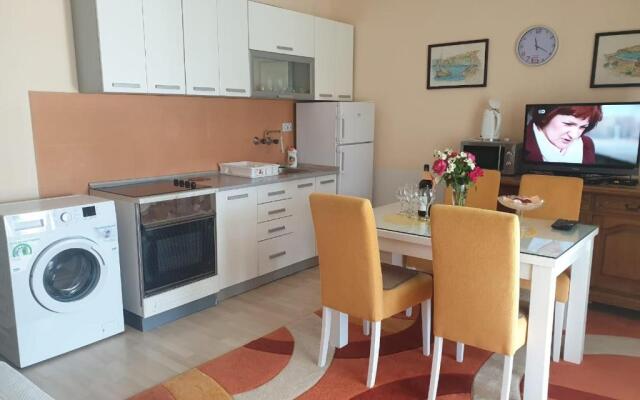 Ziramov Apartments