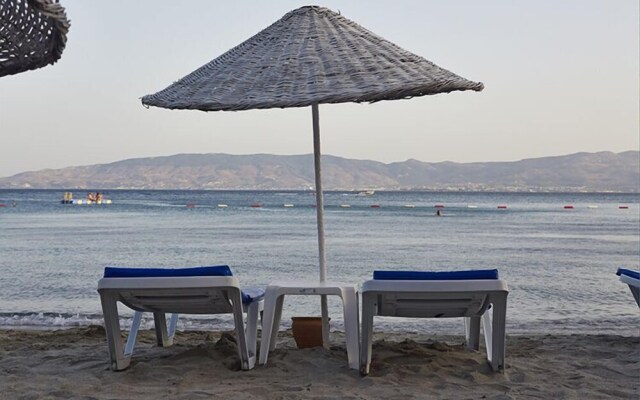 Meteor Beach Hotel