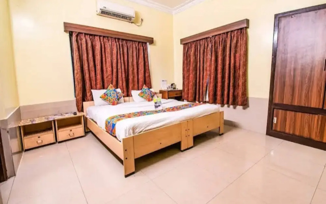Goroomgo The Moon Residency Kolkata